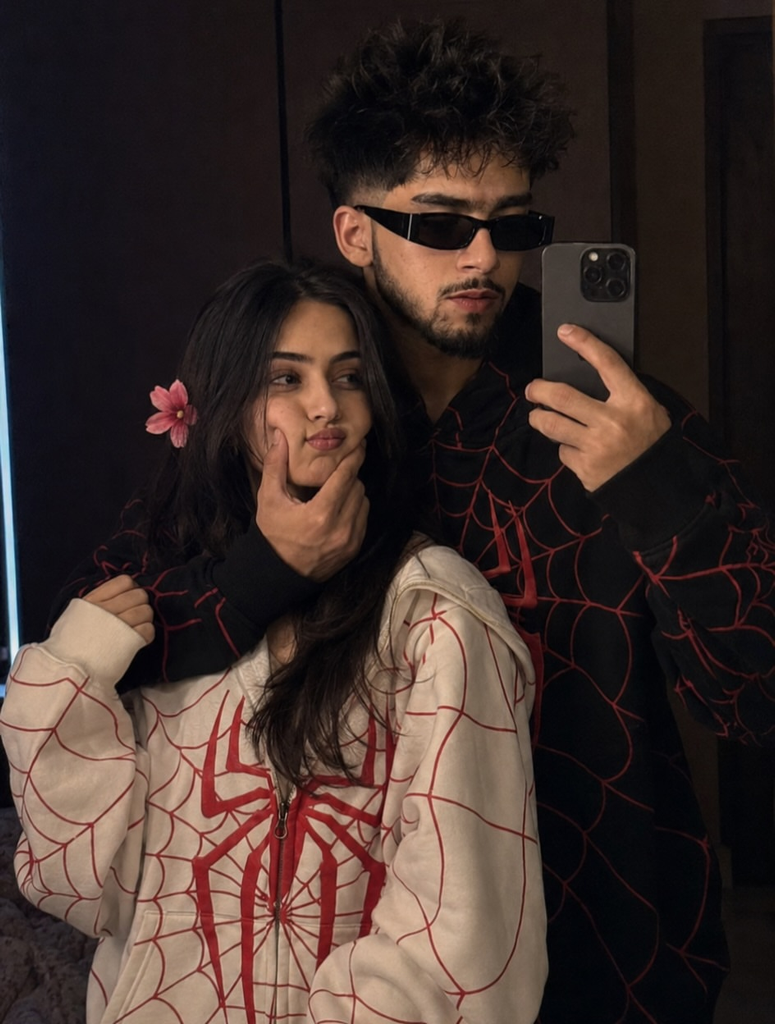 How to Set Trendy Couple Wallpapers on Your Phone